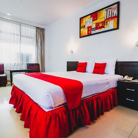Reddoorz Plus Near Mall Ratu Indah 2 马卡萨 外观 照片