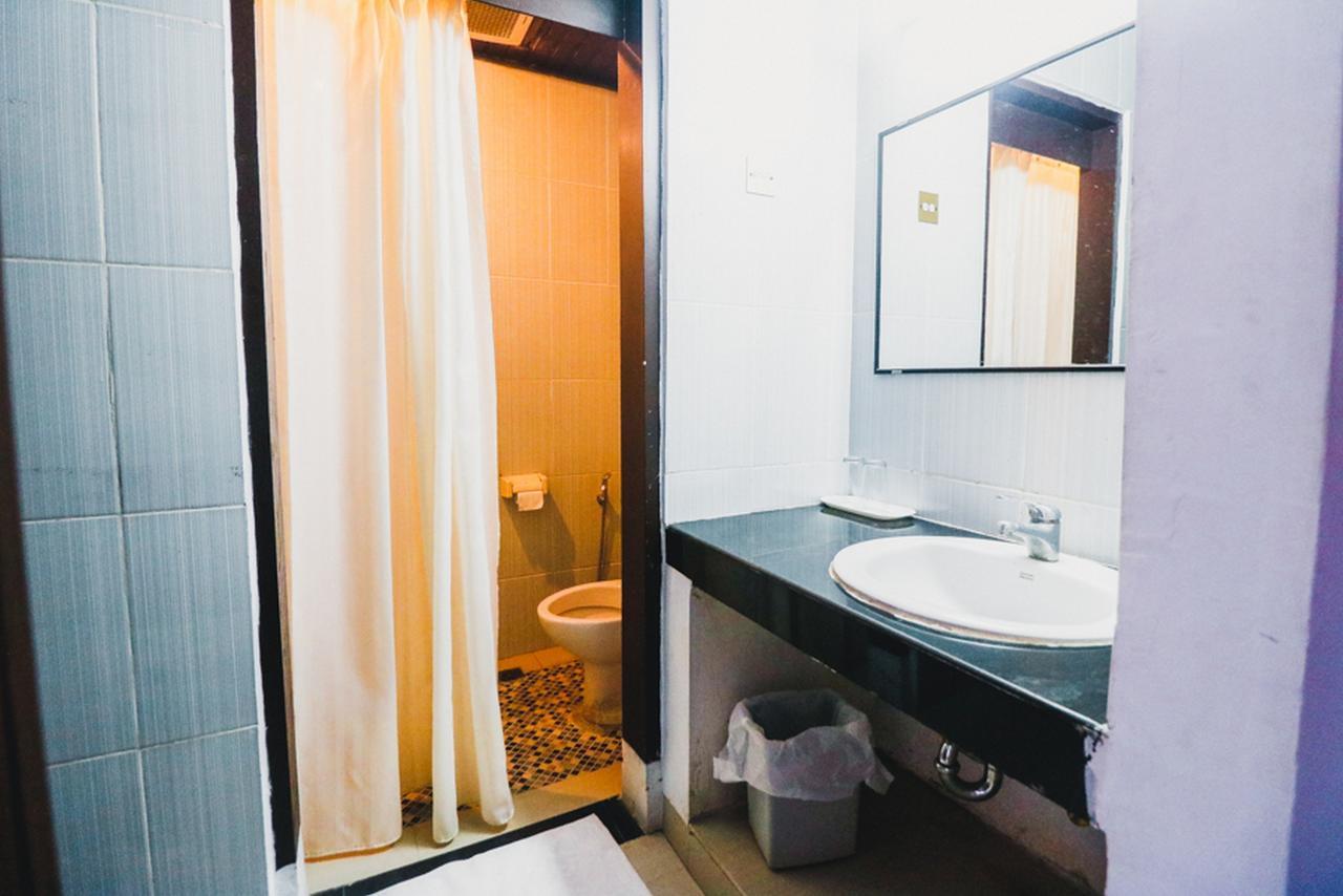 Reddoorz Plus Near Mall Ratu Indah 2 马卡萨 外观 照片