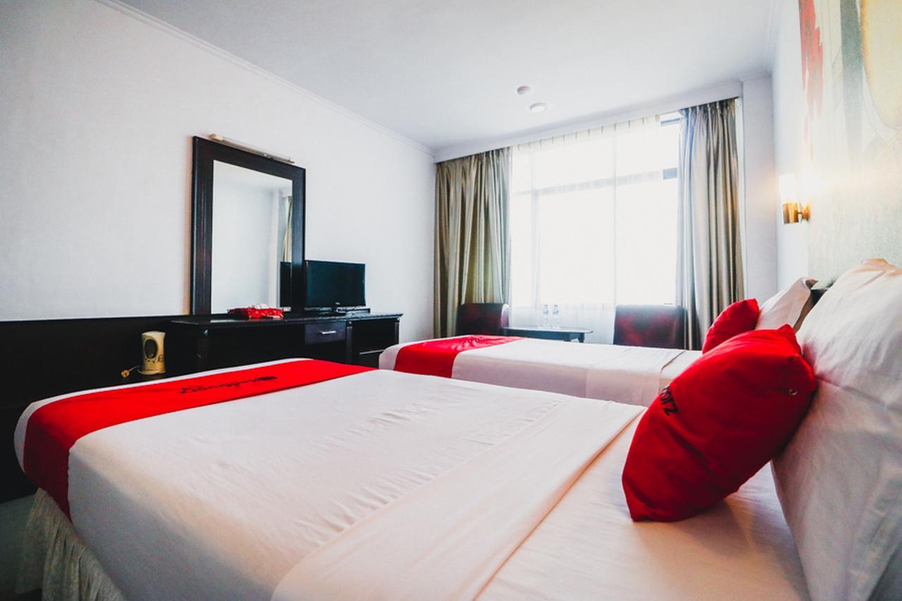Reddoorz Plus Near Mall Ratu Indah 2 马卡萨 外观 照片