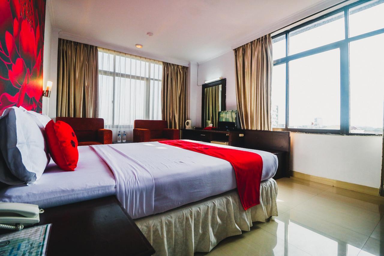 Reddoorz Plus Near Mall Ratu Indah 2 马卡萨 外观 照片