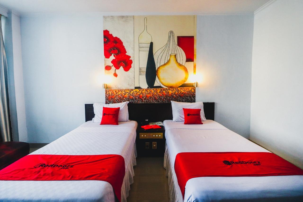 Reddoorz Plus Near Mall Ratu Indah 2 马卡萨 外观 照片